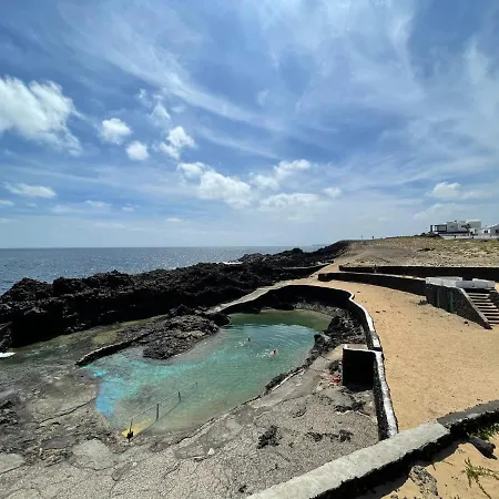 Bungalow Con Vistas Al Mar, Freewifi, Terraza, Playa Cerca En Charco Del Palo *
