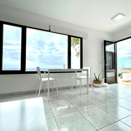 Bungalow Con Vistas Al Mar, Freewifi, Terraza, Playa Cerca En Charco Del Palo